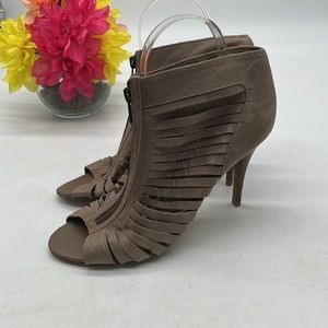 Aldo Tan Leather Heels Front Zip Closure Size 39. MCH2570F